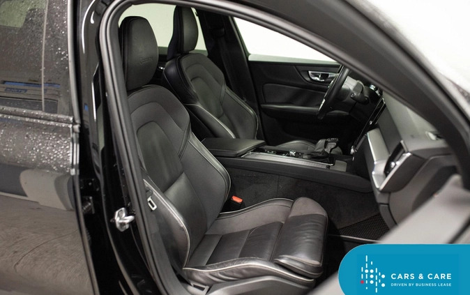Volvo V60 cena 122900 przebieg: 101736, rok produkcji 2020 z Skalbmierz małe 254